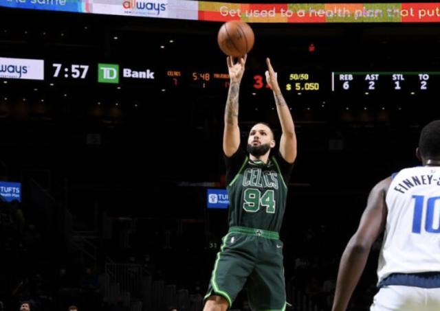 8868体育app下载-罗威富尼耶表现亮眼 他们或成双探花身边得力助手